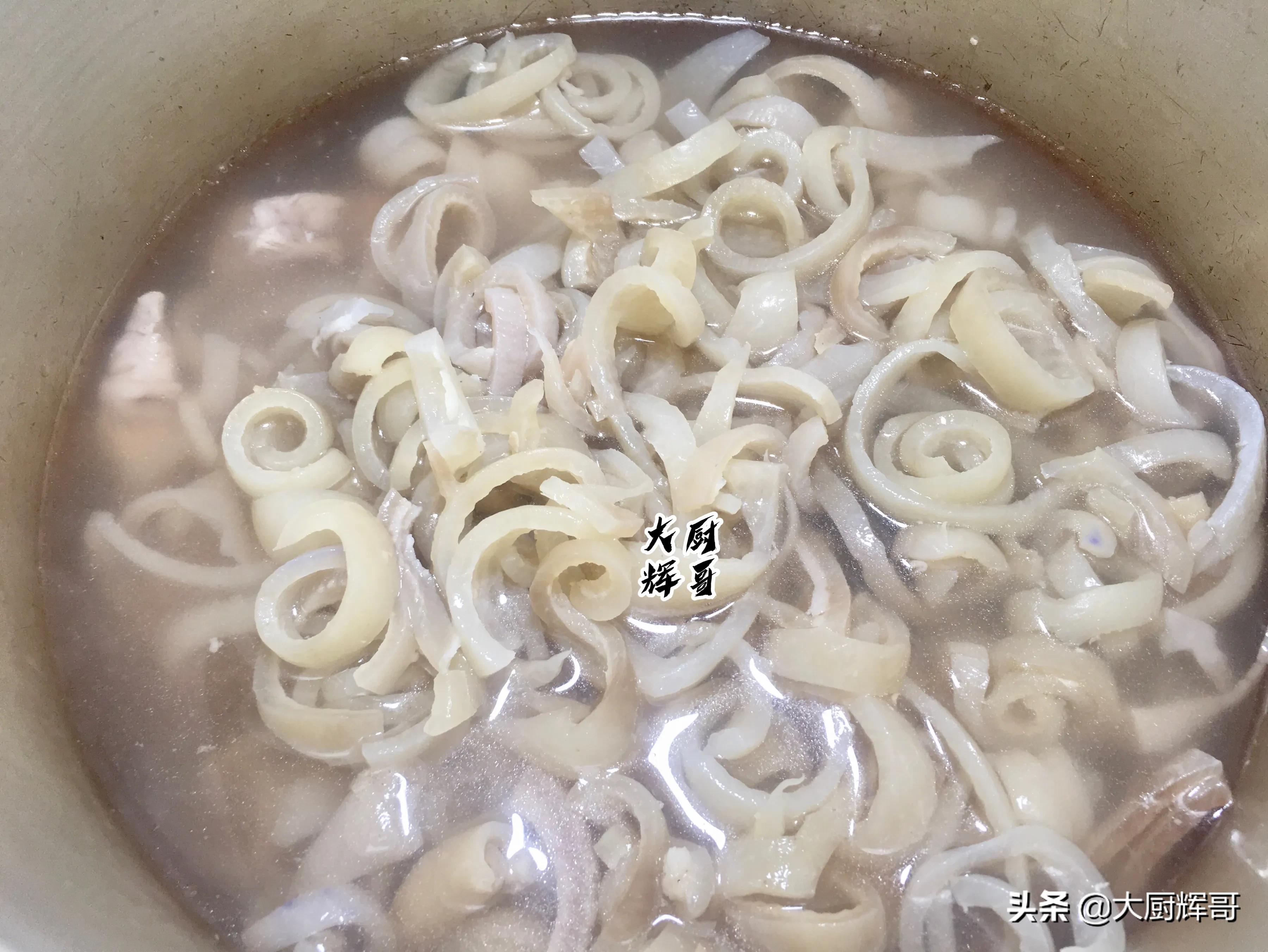 一道筋道的猪皮冻满满的胶原蛋白,大厨教你做两款猪皮冻