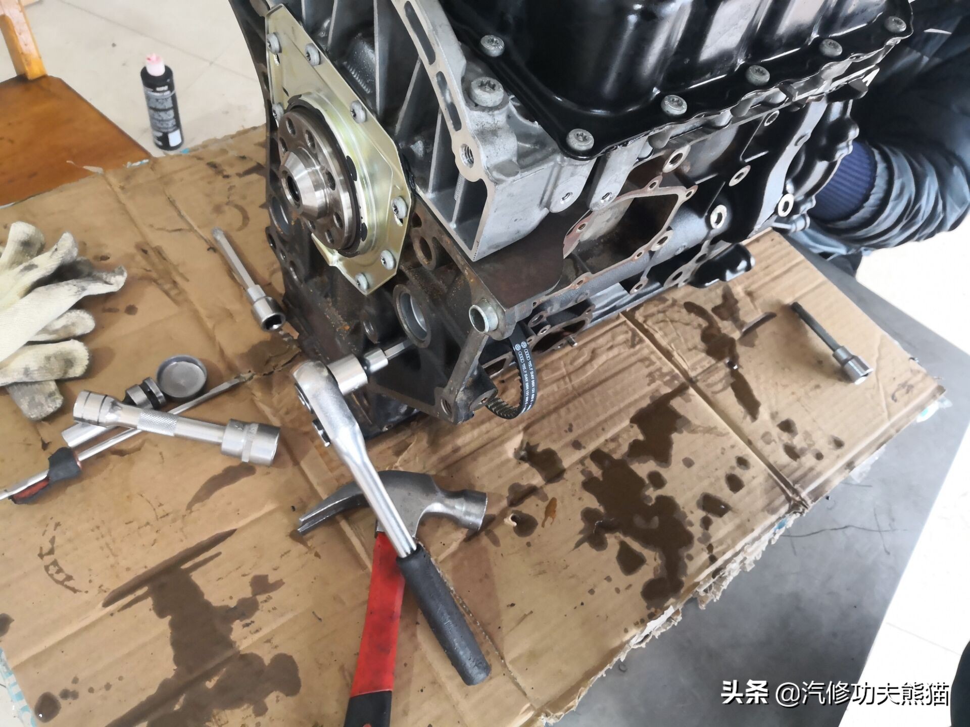 斯柯达昊锐发动机烧机油大修,18款的斯柯达为什么烧机油