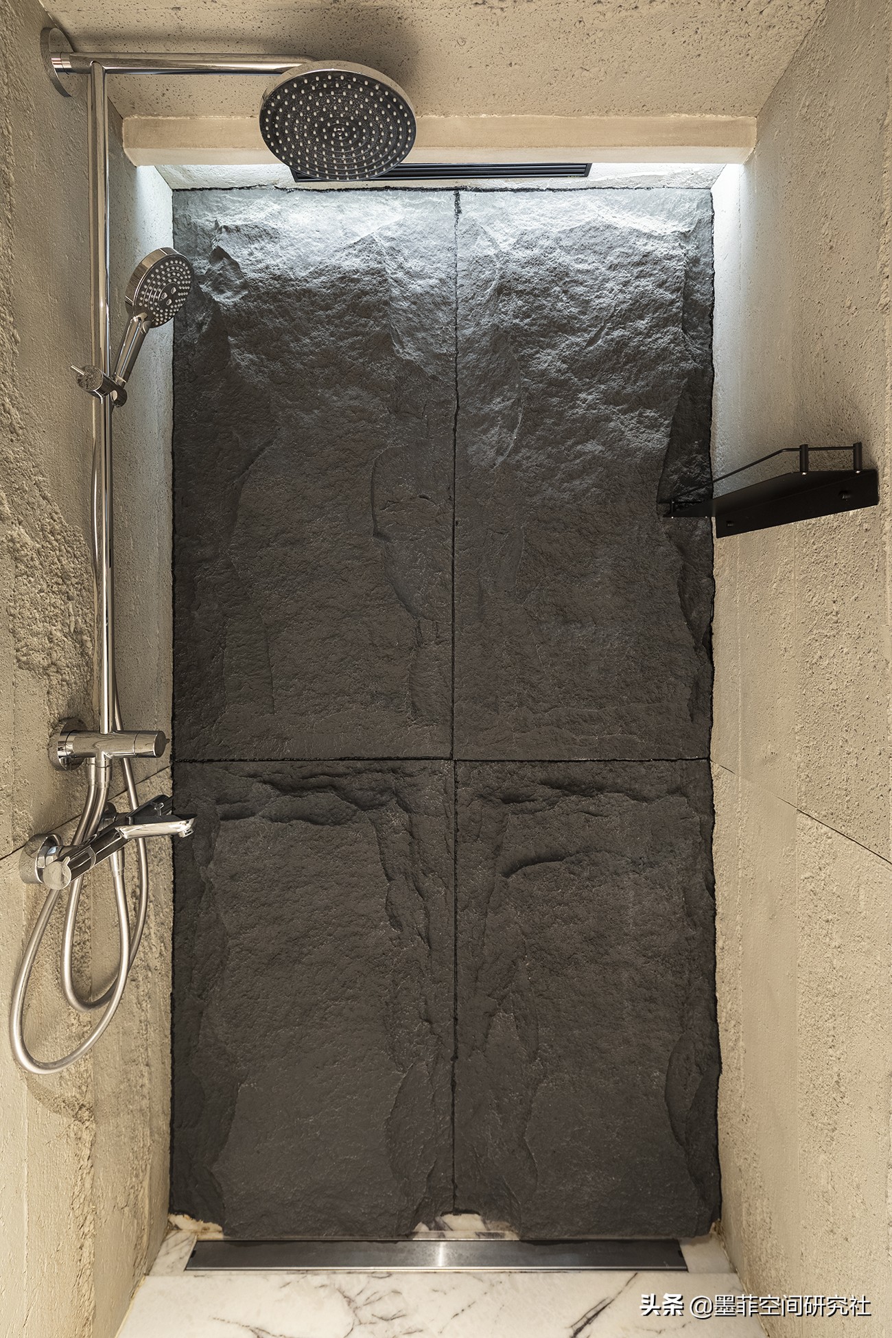 墨菲的家|客厅里有个“坑”,我的新材料试验场