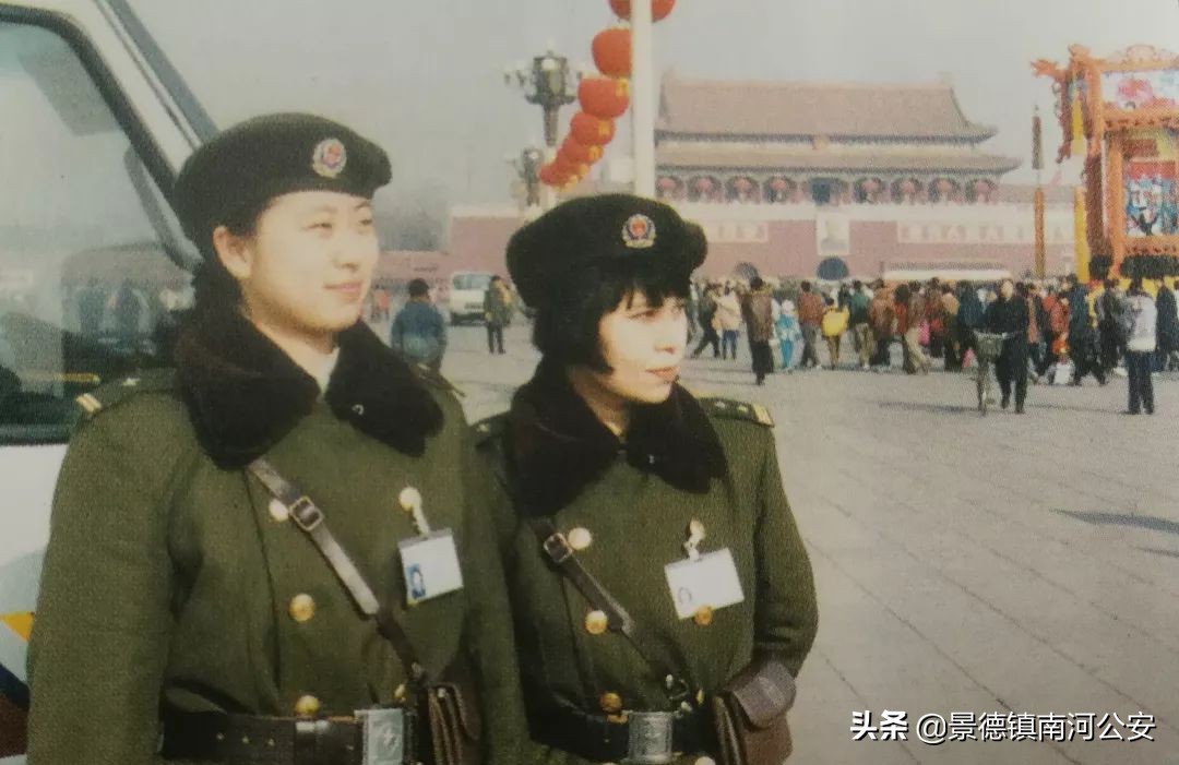 珍贵实拍70年代,一张图看警服的变迁