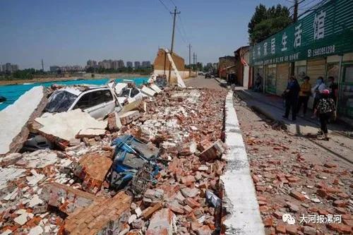 树倒墙塌人被困…漯河突发多起事故，交警城管紧急出动