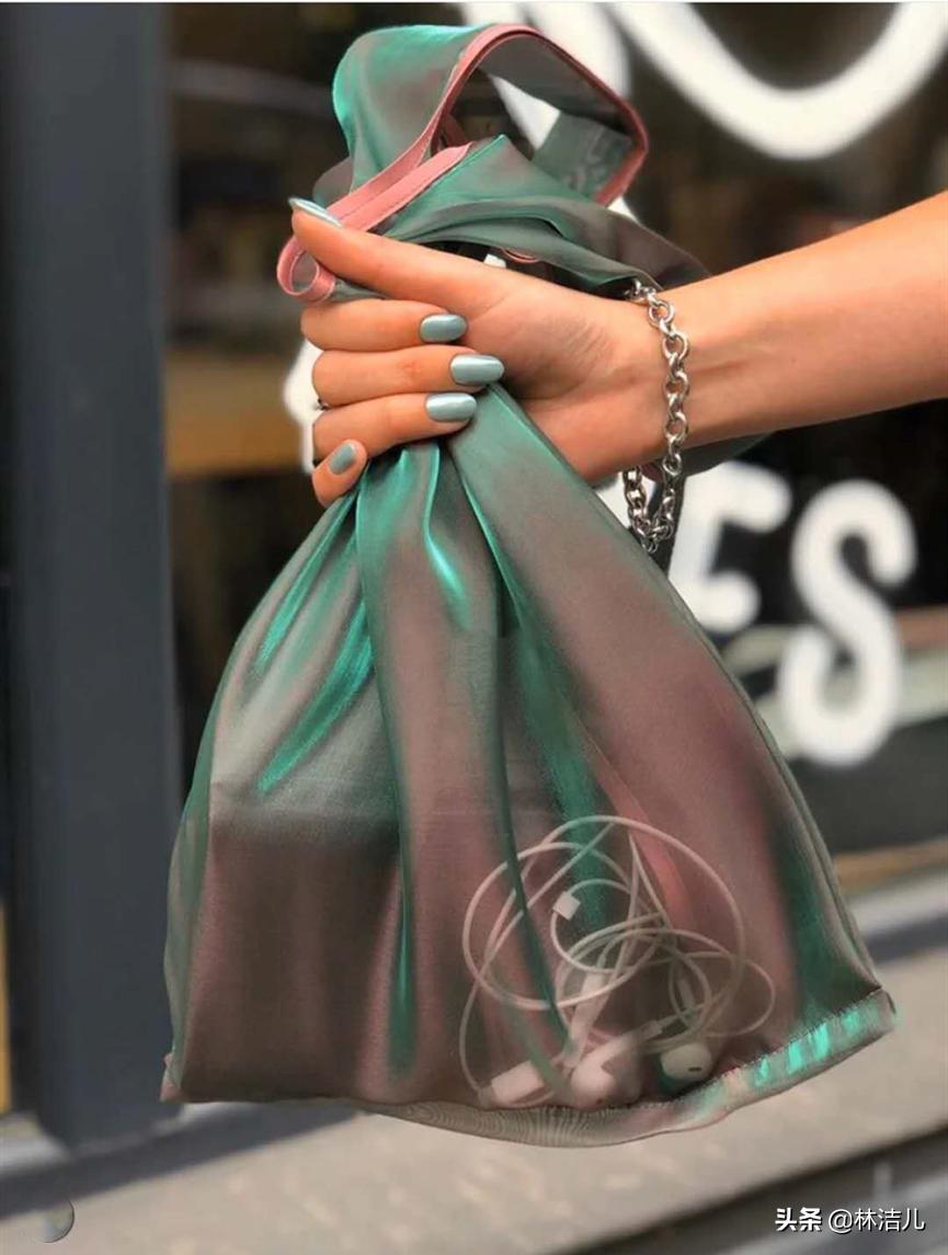 周雨彤立体格子大包包,周雨彤同款香奈儿包包