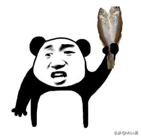 开心一刻：临毕业，一女生在食堂门口卖书并大字写到：买书送学姐