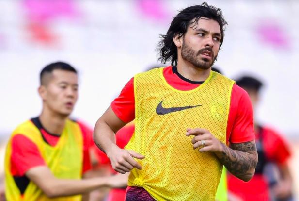 国足归化15个巴西新星,国足吹响集结号归化新力量将亮相