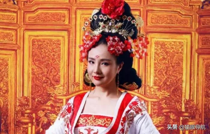 干露露为什么突然凉了？曾与大咖关系亲近，如今发文：孤枕难眠