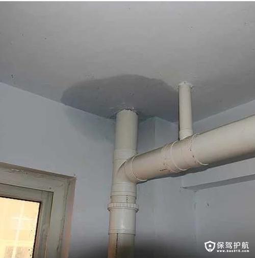 鉴定漏水原因最重要，邻里互杠是不理智的，解决漏水是正道