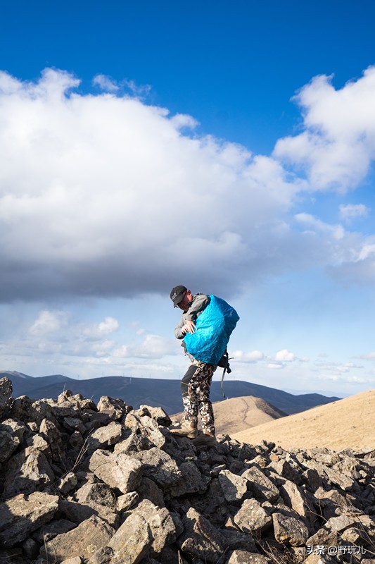 塞北初夏，拓乐陪我逐云日，拓乐Thule35LAllTrailX背包测评