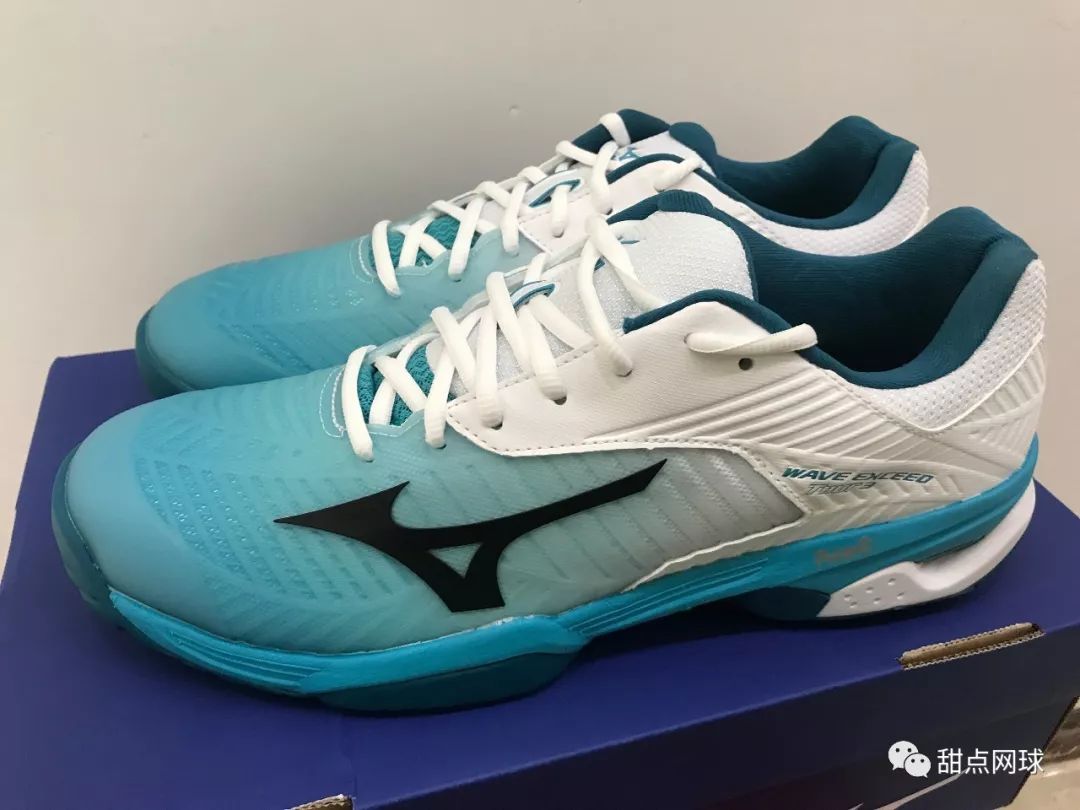 美津浓足球鞋wave系列评测,美津浓waveup足球鞋开箱测评