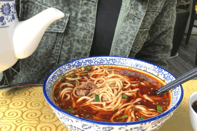 到兰州吃一碗正宗的兰州牛肉面,西安正宗的兰州牛肉面推荐