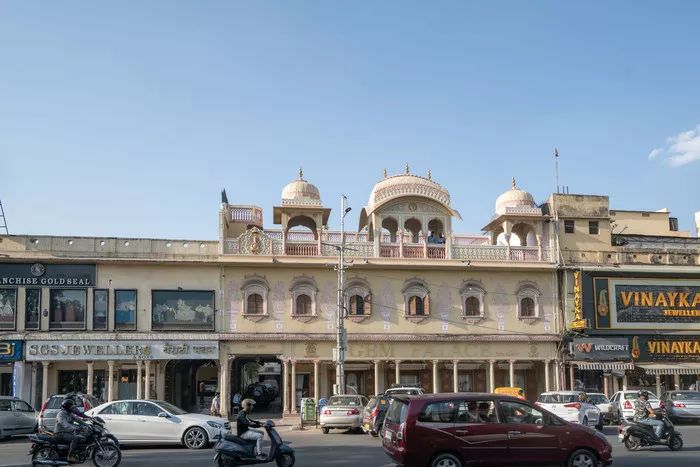 印度这座老城，房子都是粉色，去亚洲最豪华电影院只要几十元