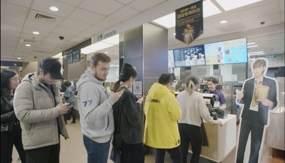 麦当劳金拱门桶热量,麦当劳金拱门桶打包怎么带走