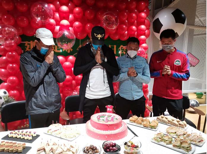 建业生日,建业俱乐部主帅王宝山