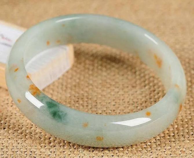 玉上洒金，是新玉种横空出世？