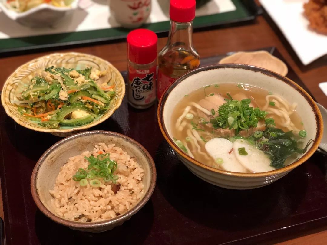 出走冲绳|有一种海水的蓝，叫做果冻蓝