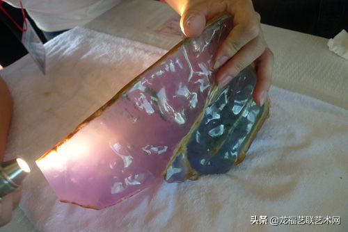 一对黄翡绿翡翠手镯,一件黄翡手镯竟然价值大几十万