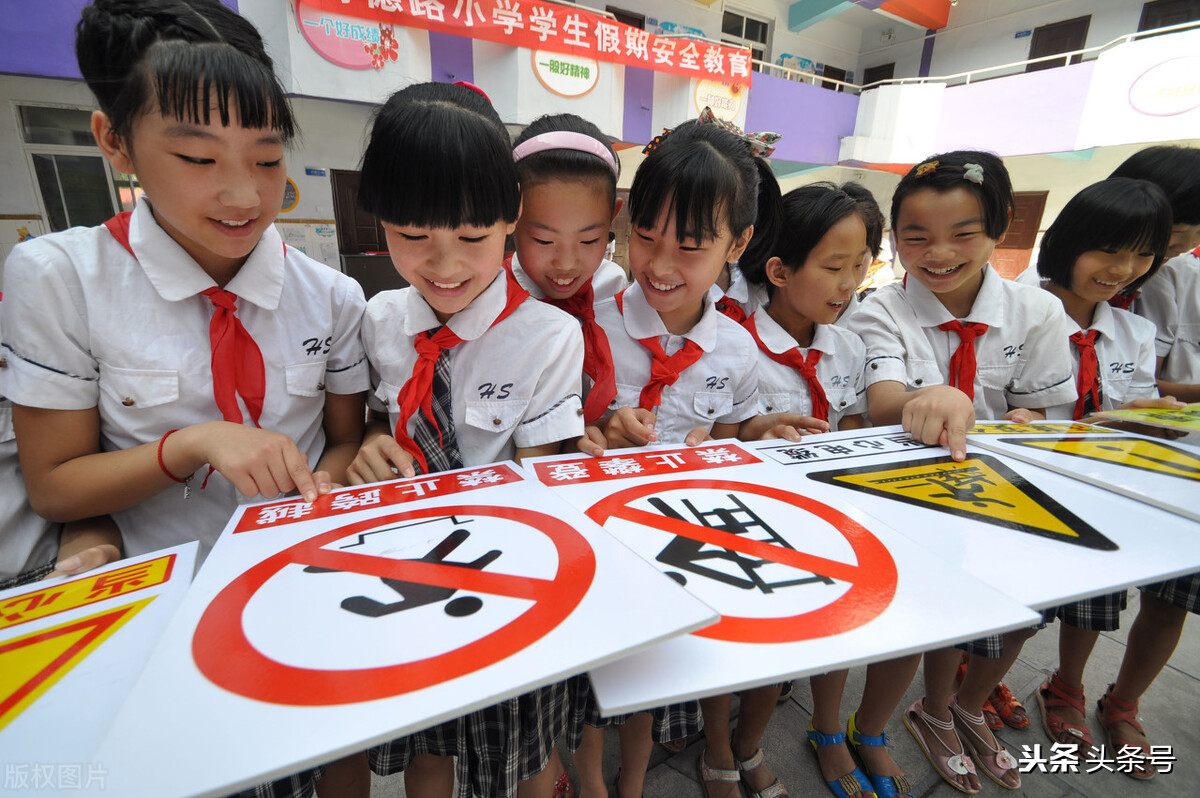 爸爸妈妈你们在哪里啊？快来救救我吧