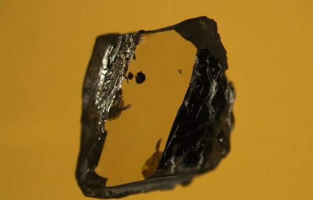 火山爆发有黄金钻石喷出来吗,火山喷发出钻石