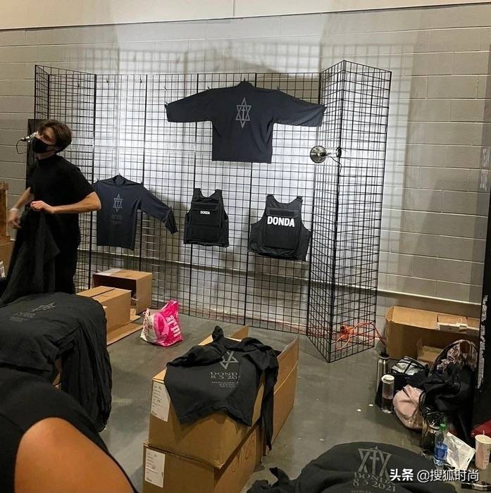 卡戴珊与侃爷大婚,卡戴珊为前夫侃爷庆生