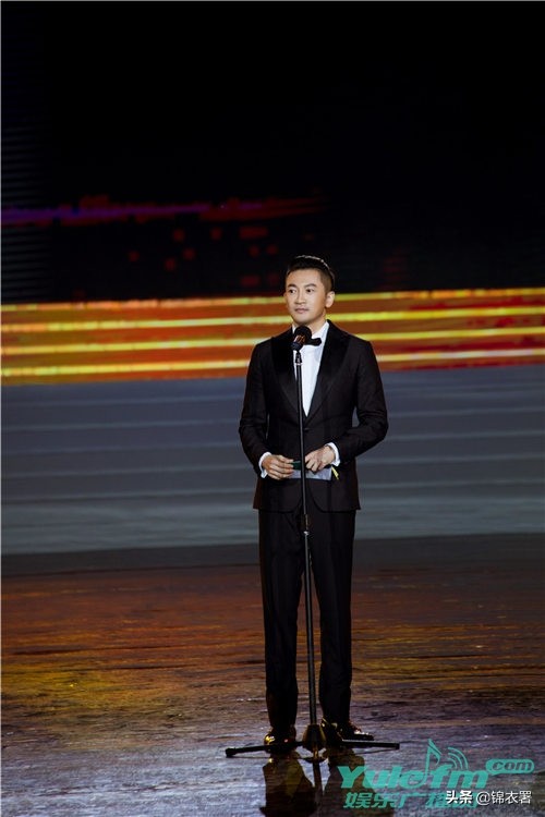 一米六的男生适合穿西装吗,一米七的男生可以穿西装吗