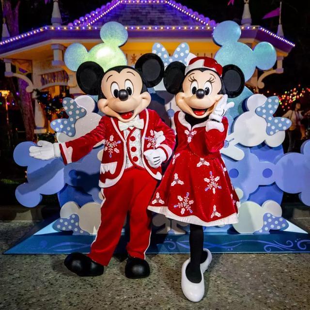 香港迪士尼乐园冰雪小镇好玩吗,最好玩的玩雪地方