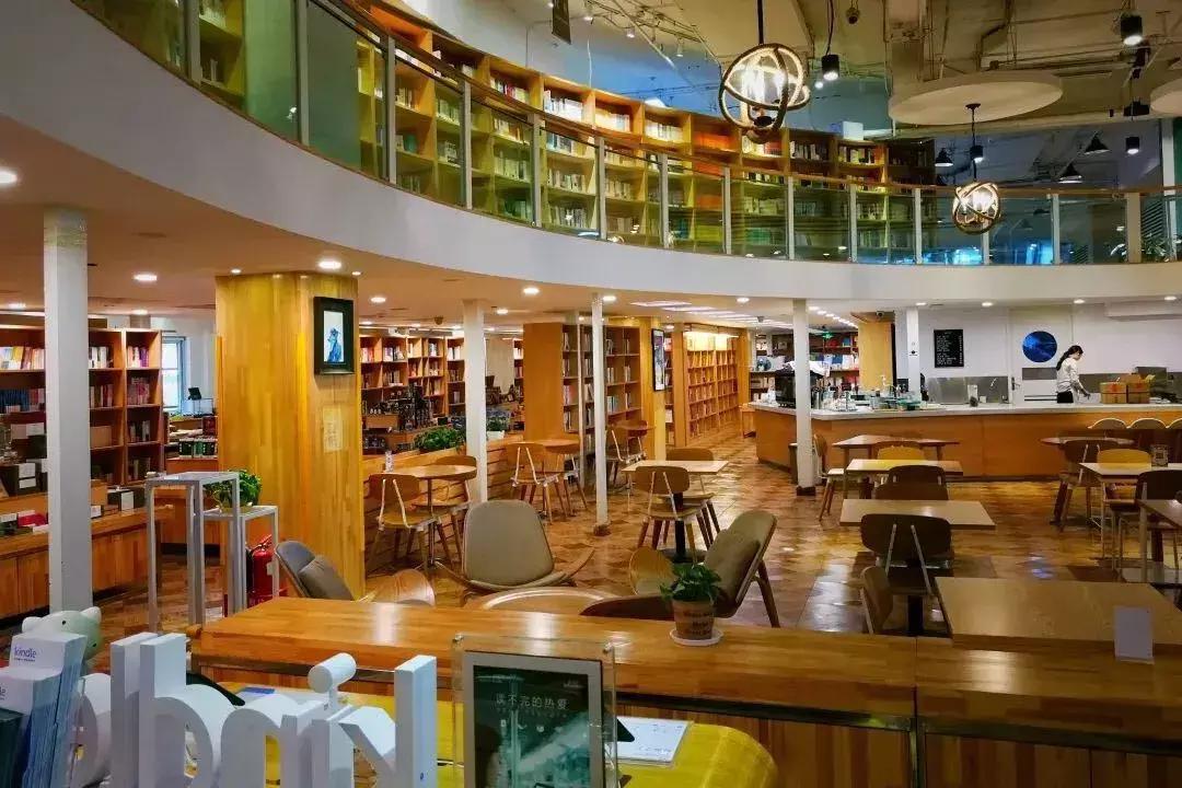 崂山春景美不胜收,崂山夜景金鼎