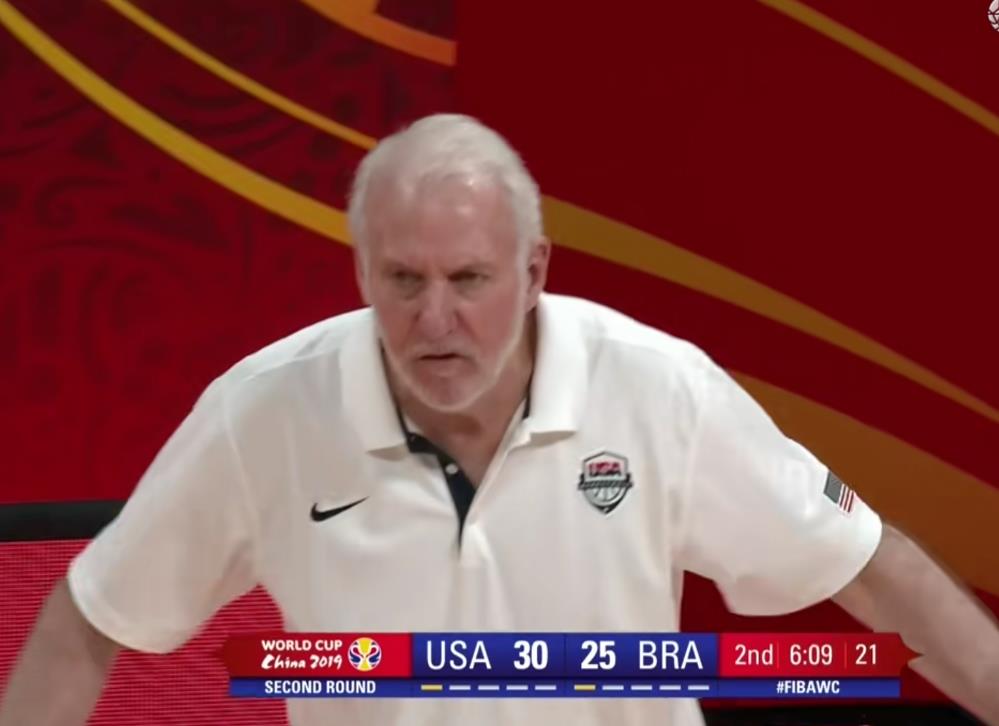 巴西啦啦队舞蹈燃爆全场,巴西闪电登场