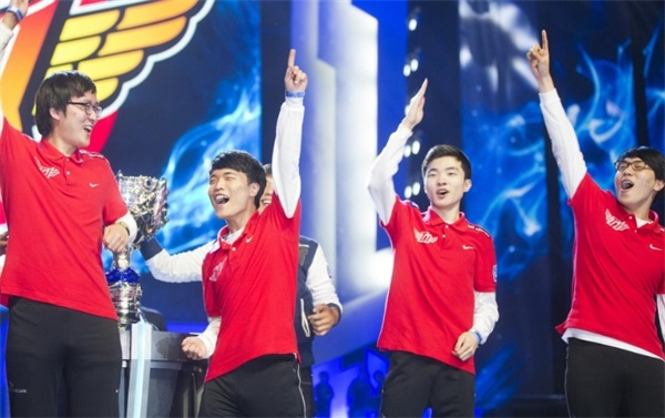 英雄联盟经典百大战役,英雄联盟lpl历年世界赛名场面超燃