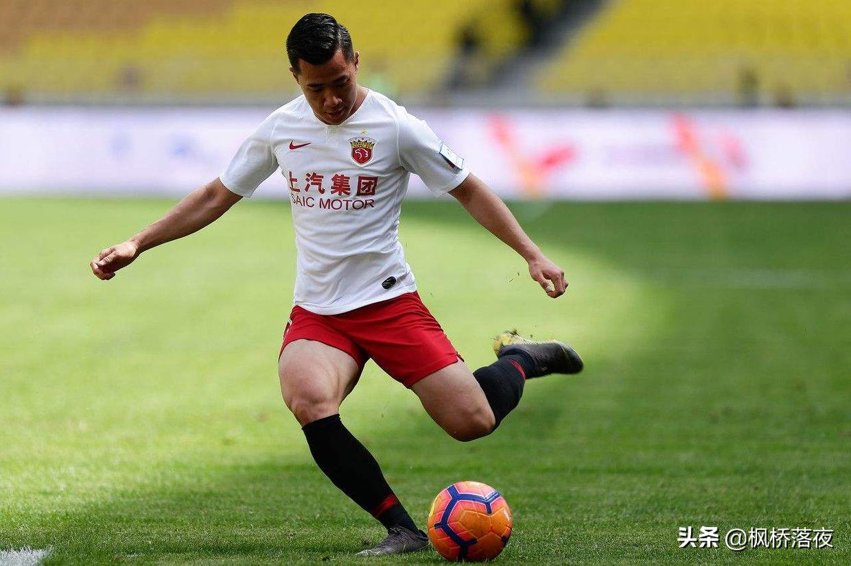 21岁国脚坦言深受希丁克喜爱！总开小灶，腿粗得让胡尔克都羡慕