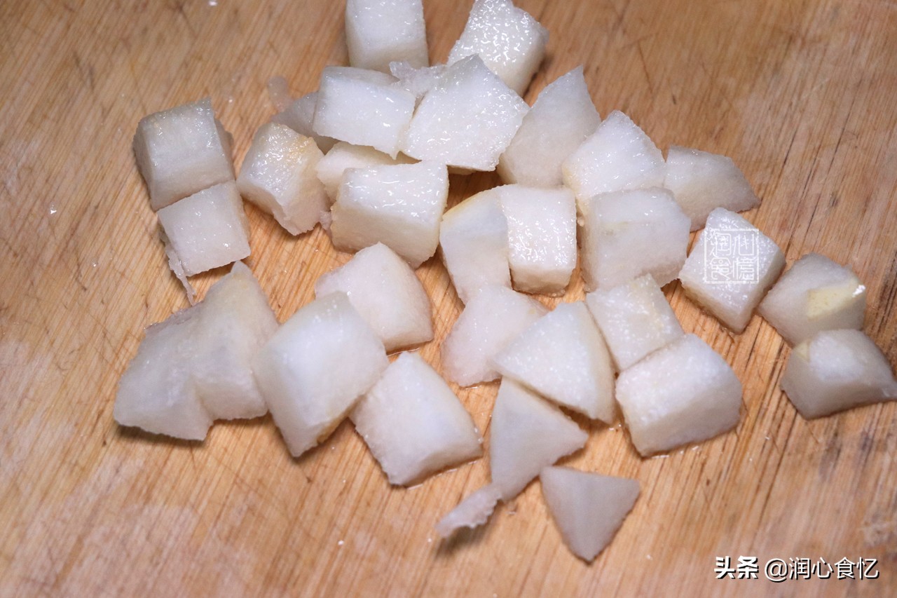 银耳汤怎么能熬出胶质,煮银耳一直不出胶是怎么回事