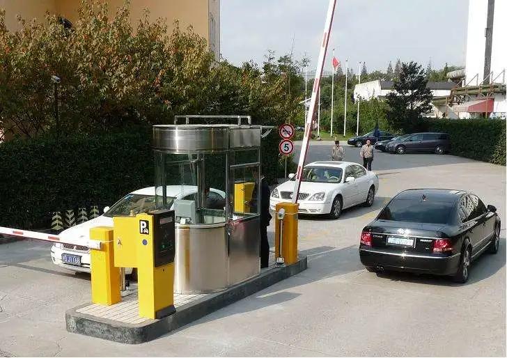 停车场起落杆砸死人,物业起落杆砸车谁的责任