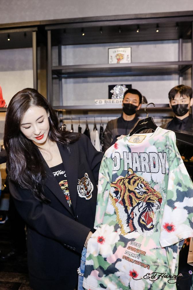 张柏芝来大卫城,张柏芝时装店