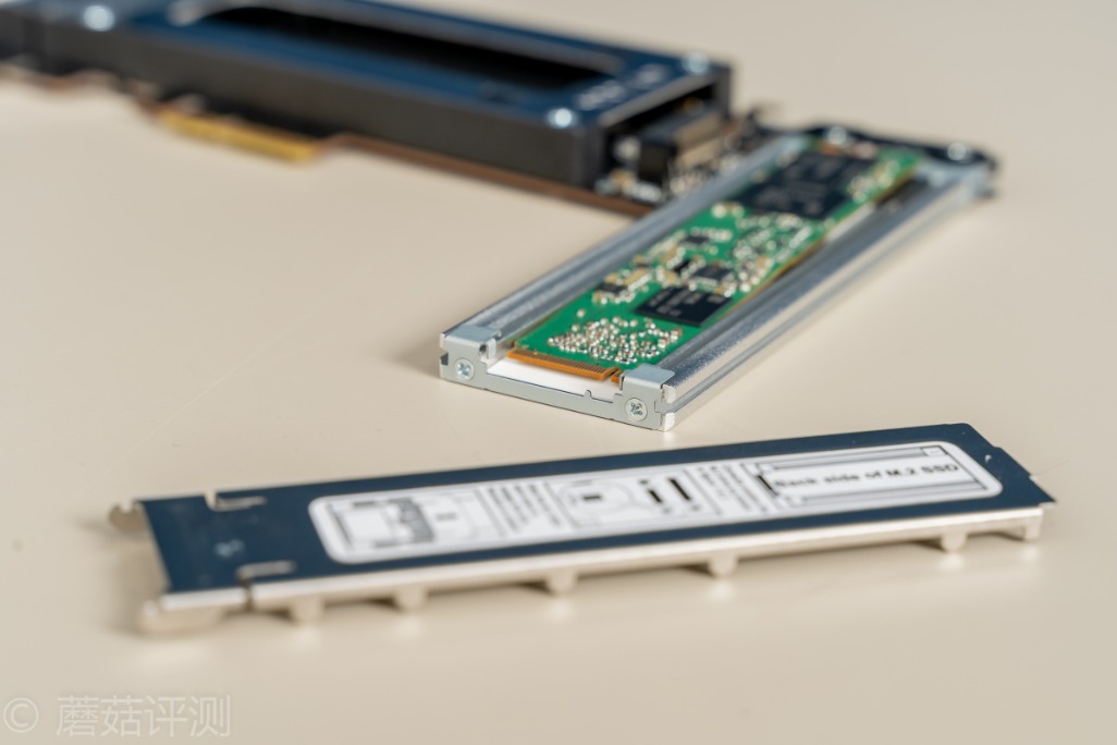 极速插拔，解锁更多使用姿势、ICYDock硬盘抽取盒PCI转M2评测
