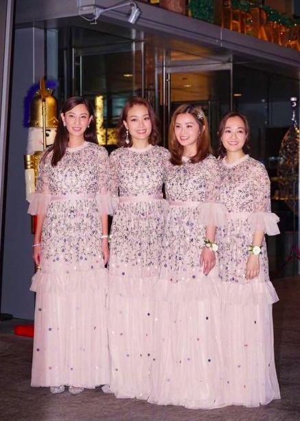 阿娇最漂亮的伴娘服,阿娇伴娘服装图片