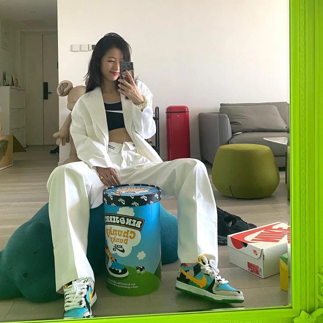 周杰伦球鞋配色,邓紫棋周杰伦同款球鞋