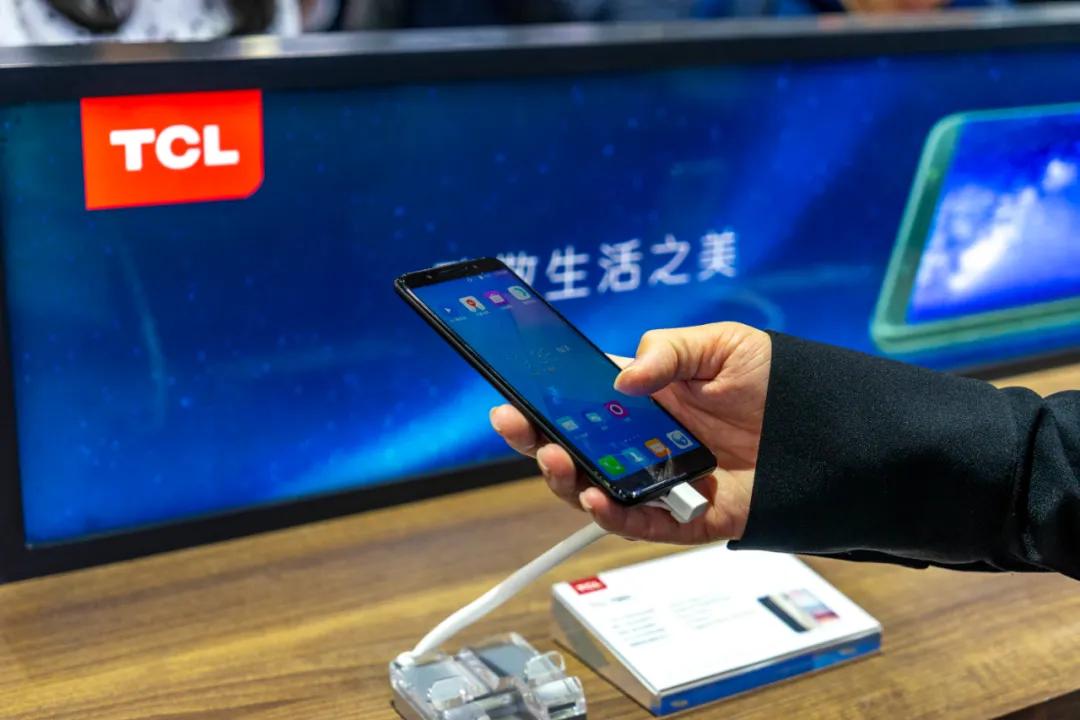 熬走了三星，李东生就能赢吗？TCL有好故事，但故事有缺陷