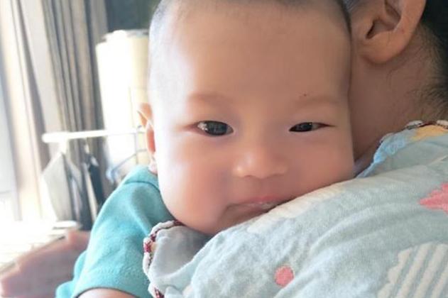 新生妈妈母乳喂养小知识,宝宝母乳喂养初次应该吃什么辅食