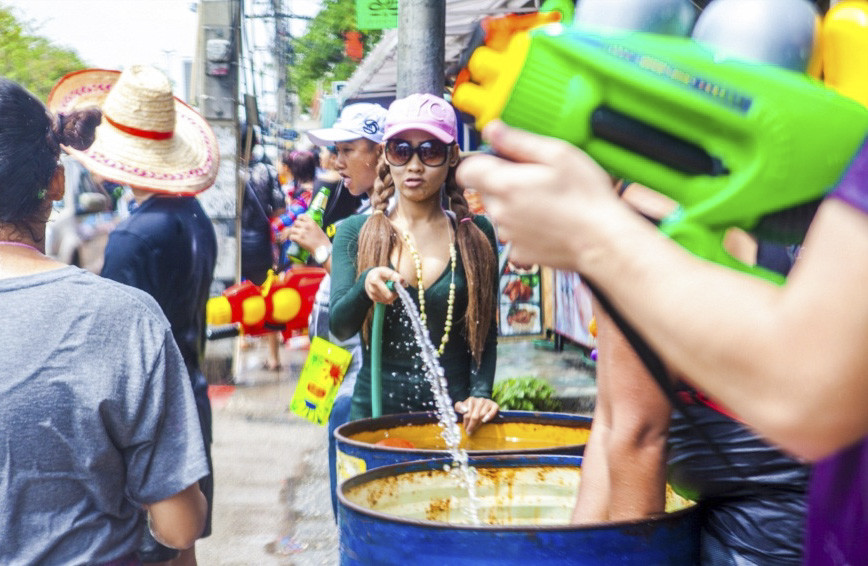 清迈泼水节2019年塔佩门,清迈泼水节的真实生活