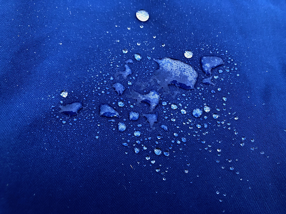 狼爪登山徒步冲锋衣，满满惊喜的开箱报告