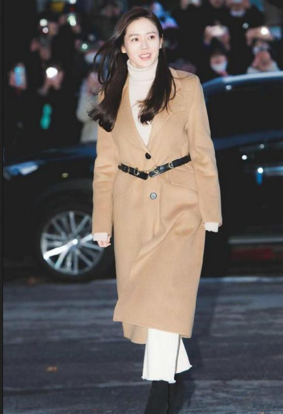 孙艺珍时尚穿搭,漂亮姐姐孙艺珍时尚穿搭减龄气质