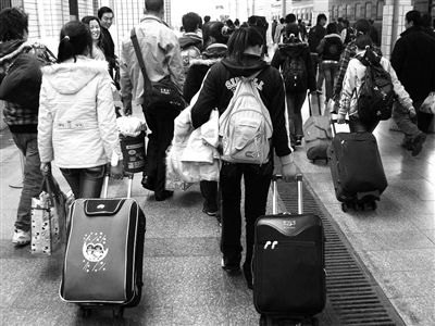 湖北在广州做服装的老板都返乡了,广州做服装的人返乡