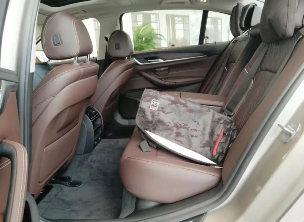 宝马5系530li2022大改款,宝马530li2022款