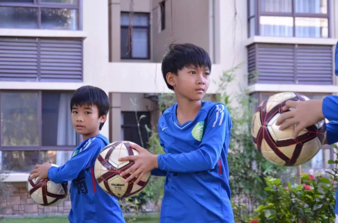 我国拿过几次世界杯冠军,足球史上最年轻的世界杯冠军