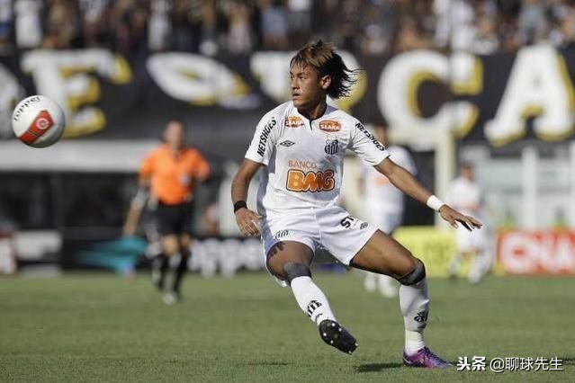 内马尔换了个发型减少被铲几率,内马尔头上的一根脏辫