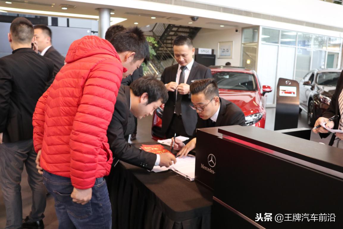 新款梅赛德斯奔驰glc300,全新梅赛德斯奔驰glcsuv