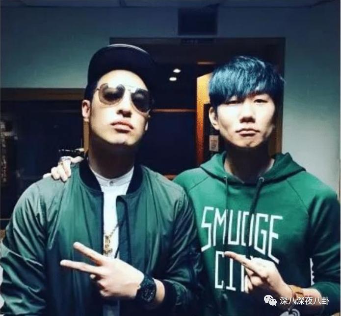 半年换3个妹子，但我依旧是纯情boy？