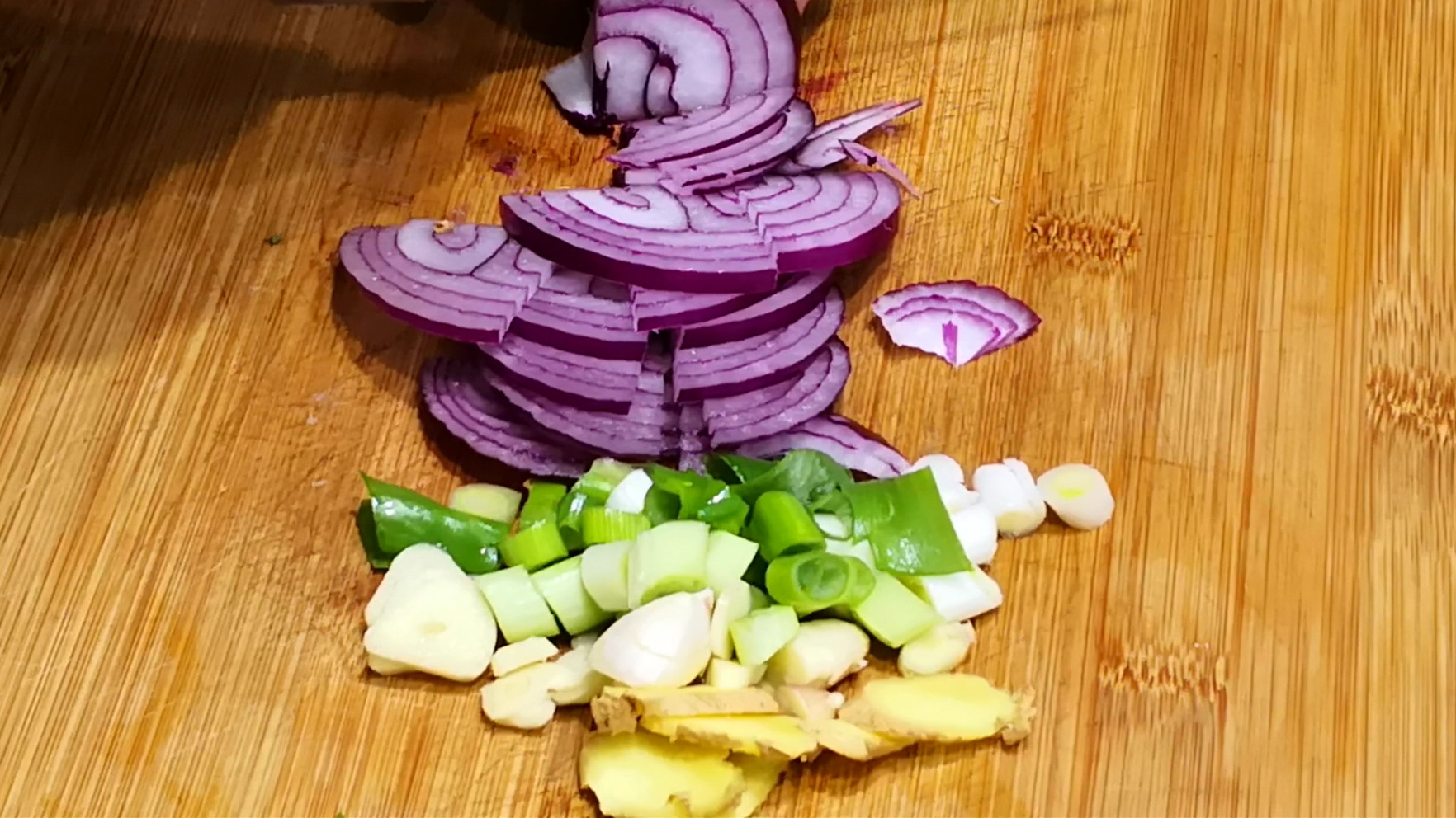 虾不放水怎么煮好吃,清水虾怎么做肉不散