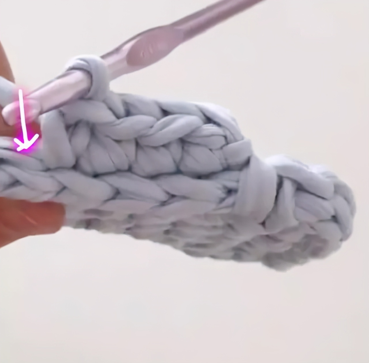 收纳盒子用布条线钩怎么钩视频,用三种毛线钩的收纳物