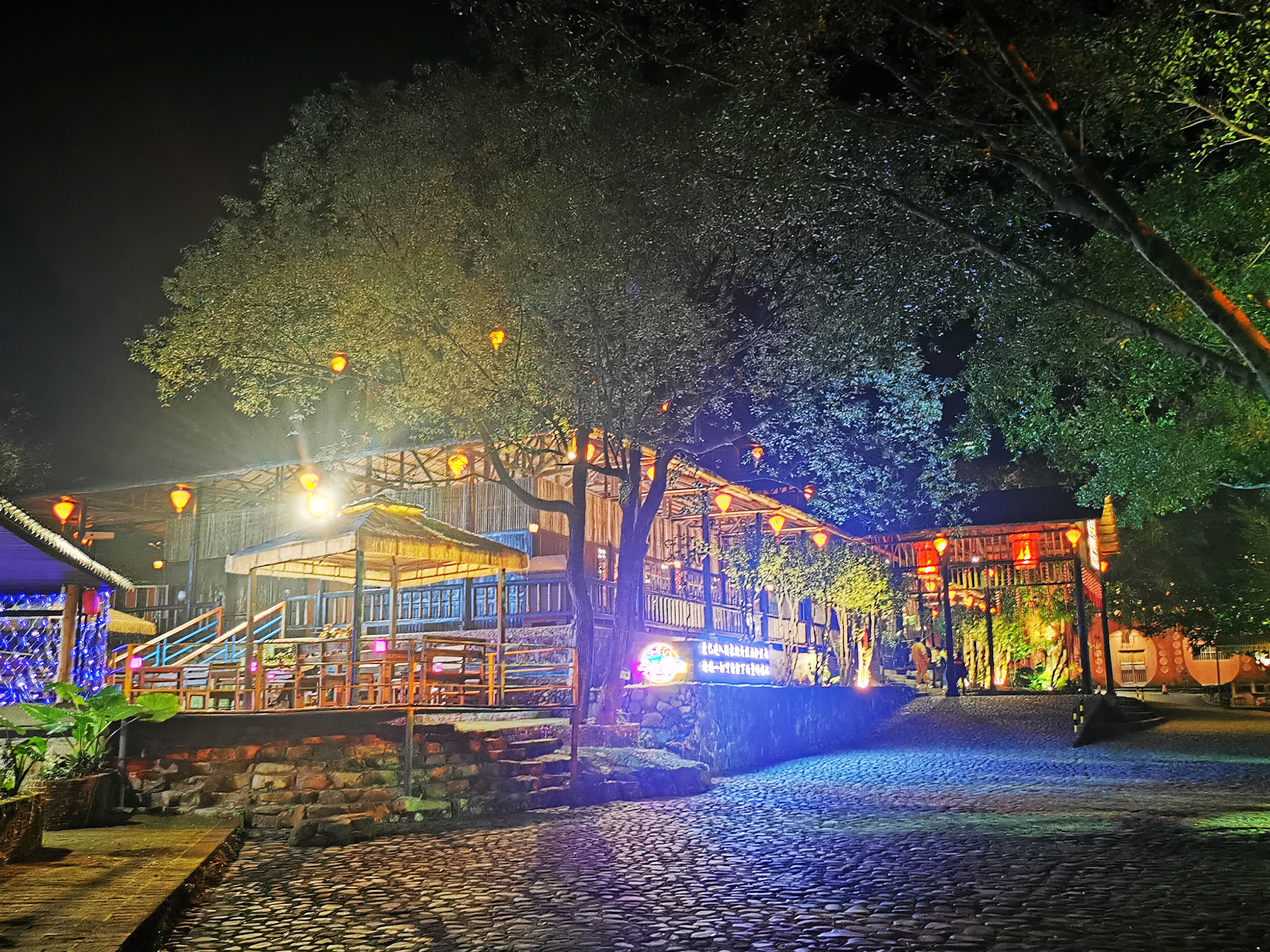 英德天门沟九州驿站套餐,英德九州驿站树上温泉