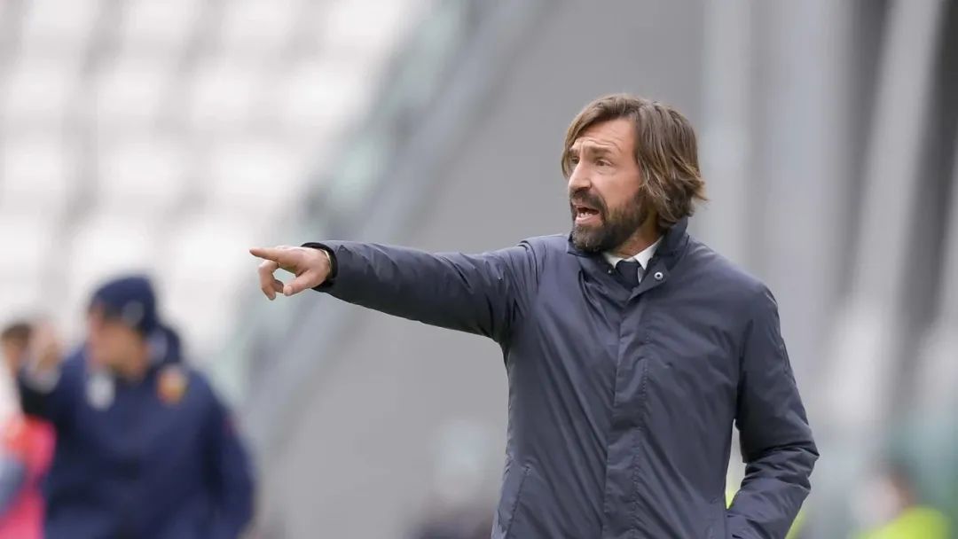 皮尔洛回应c罗批评,尤文教练皮尔洛讨论c罗