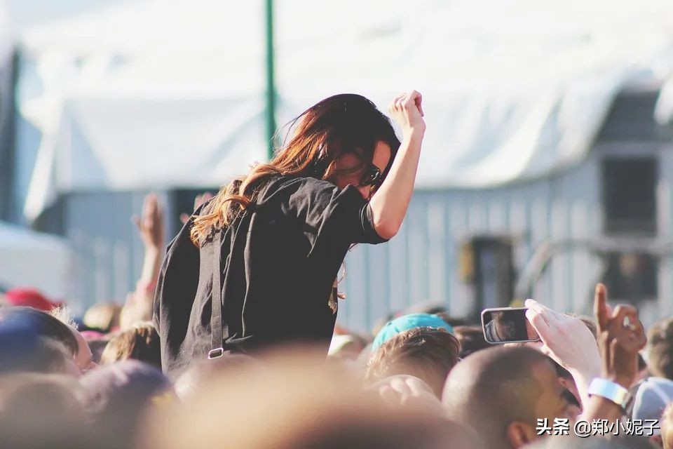 年轻人解决迷茫的最好方法,年轻人迷茫时候怎么引导